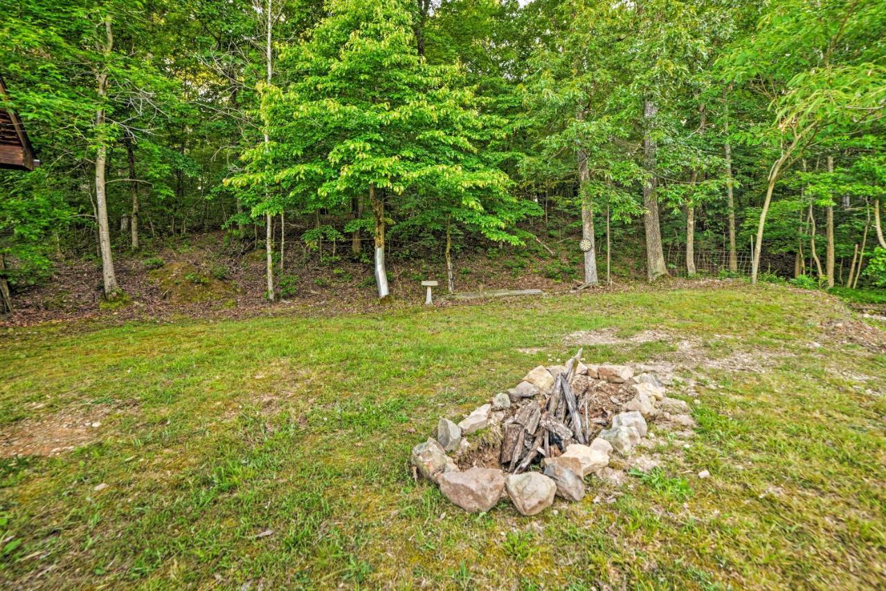 Quiet, Woodsy Retreat Deck And Kentucky Lake Access New Concord Esterno foto